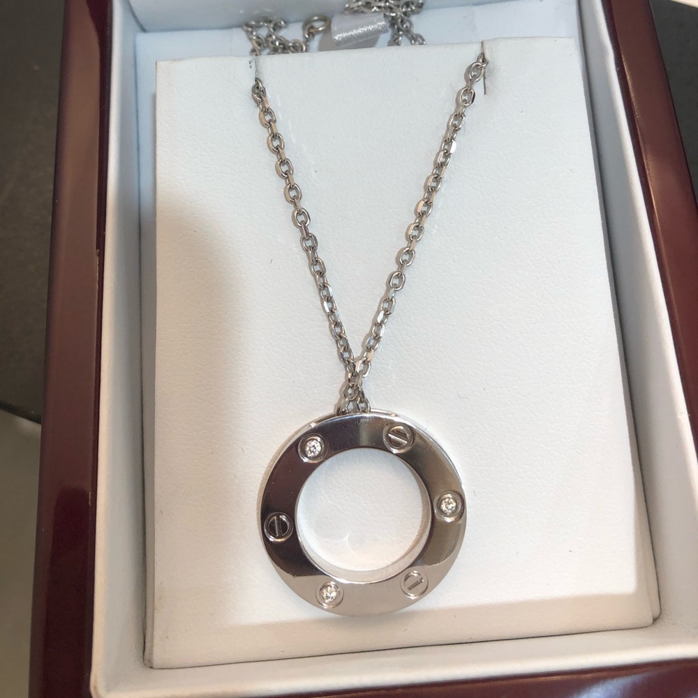 White gold necklace 3 0.4 carrot diamonds